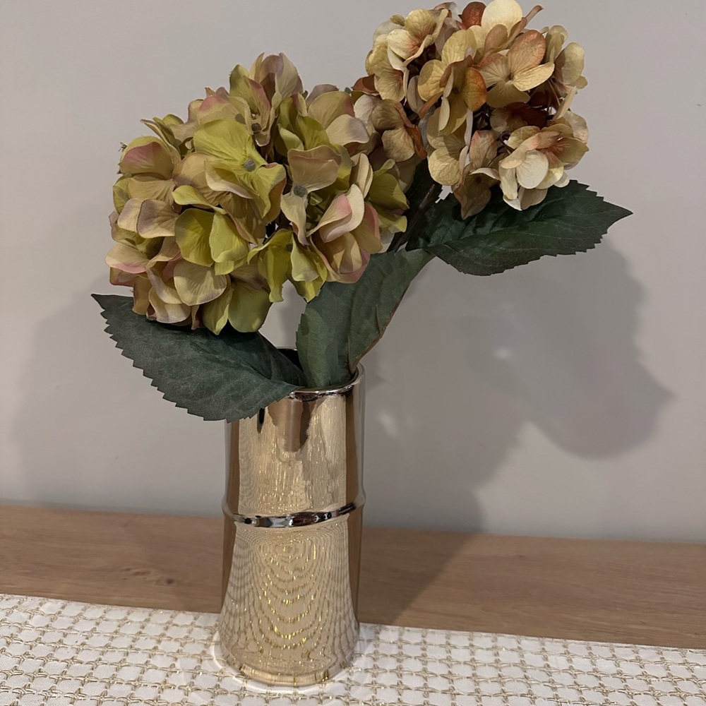Elegant Gold Vase with Artificial Hydrangeas